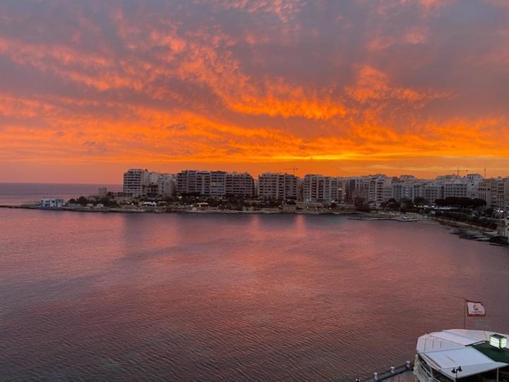 F2 - Lovely Two Bedrooms Flat Sea View, St Julians Saint Julian's Exterior photo